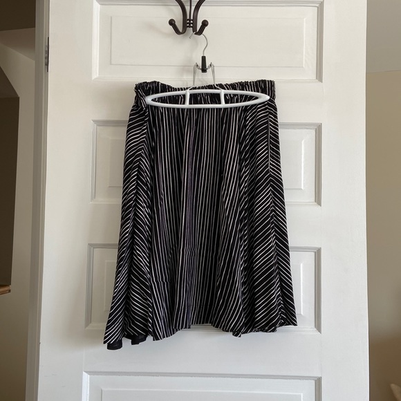 InWear black and white striped skirt - Picture 1 of 3